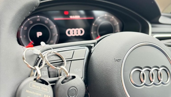 Audi A5 Steering wheel with meta trak fobs