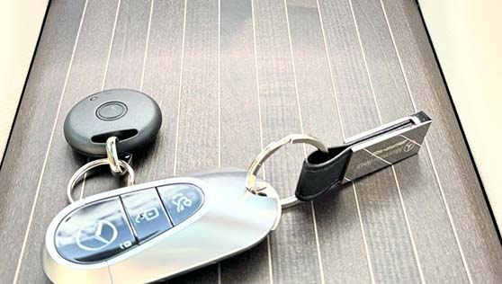 Mercedes EQS 450 keys